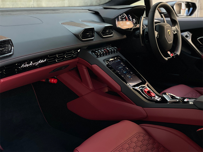 ランボルギーニ ウラカン EVO RWD - ブラックメタリック (11/23枚)