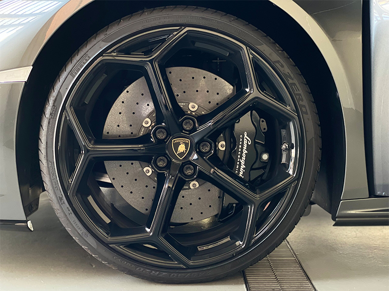 ランボルギーニ ウラカン EVO - ガンメタリック (21/22枚)