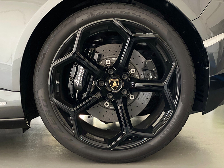 ランボルギーニ ウラカン EVO - ガンメタリック (22/22枚)