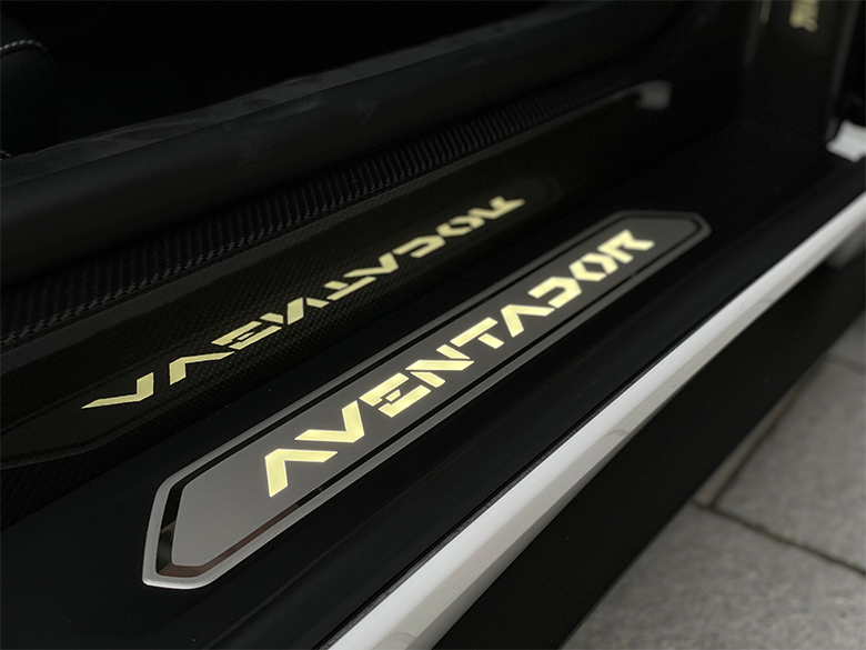 ランボルギーニ アヴェンタドール S (17/22枚)