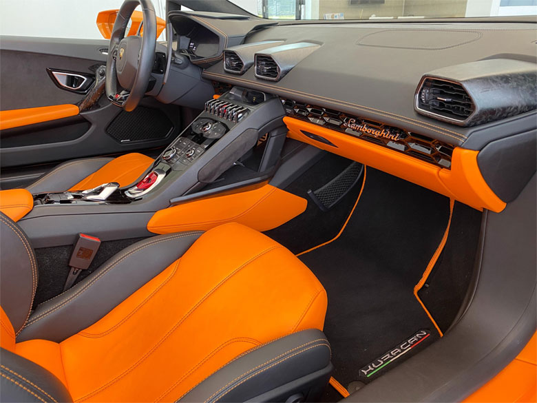 ランボルギーニ ウラカンスパイダー LP610-4 