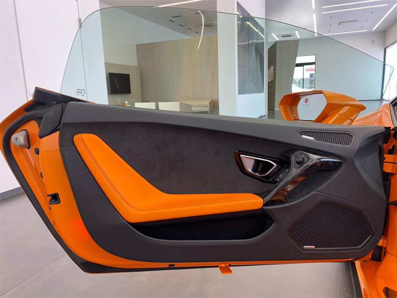 ランボルギーニ ウラカンスパイダー LP610-4 