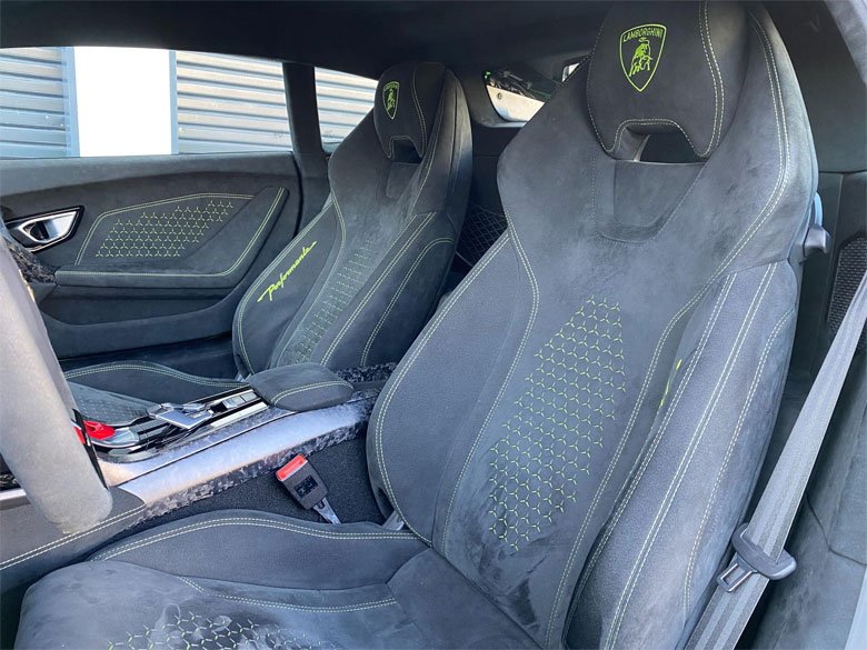 ランボルギーニ ウラカン ペルフォルマンテ