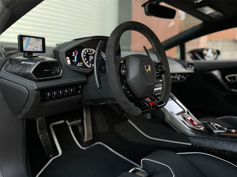 ランボルギーニ ウラカン EVO RWD - ブラックメタリック (9/19枚)