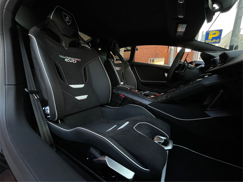 ランボルギーニ ウラカン EVO RWD - ブラックメタリック (12/19枚)