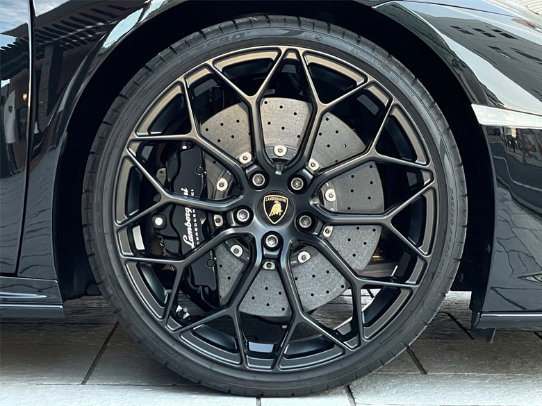 ランボルギーニ ウラカン EVO RWD - ブラックメタリック (18/19枚)