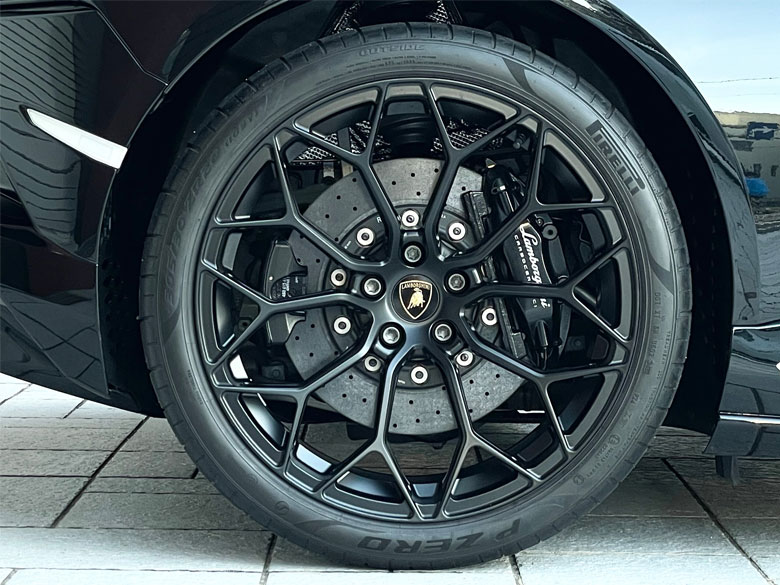 ランボルギーニ ウラカン EVO RWD - ブラックメタリック (19/19枚)