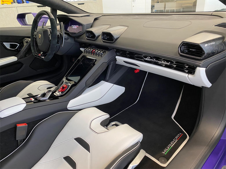 ランボルギーニ ウラカン EVO RWD (11/12枚)