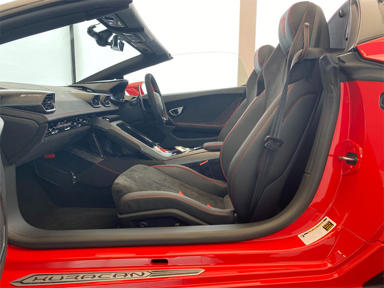 ランボルギーニ ウラカンスパイダー EVO 