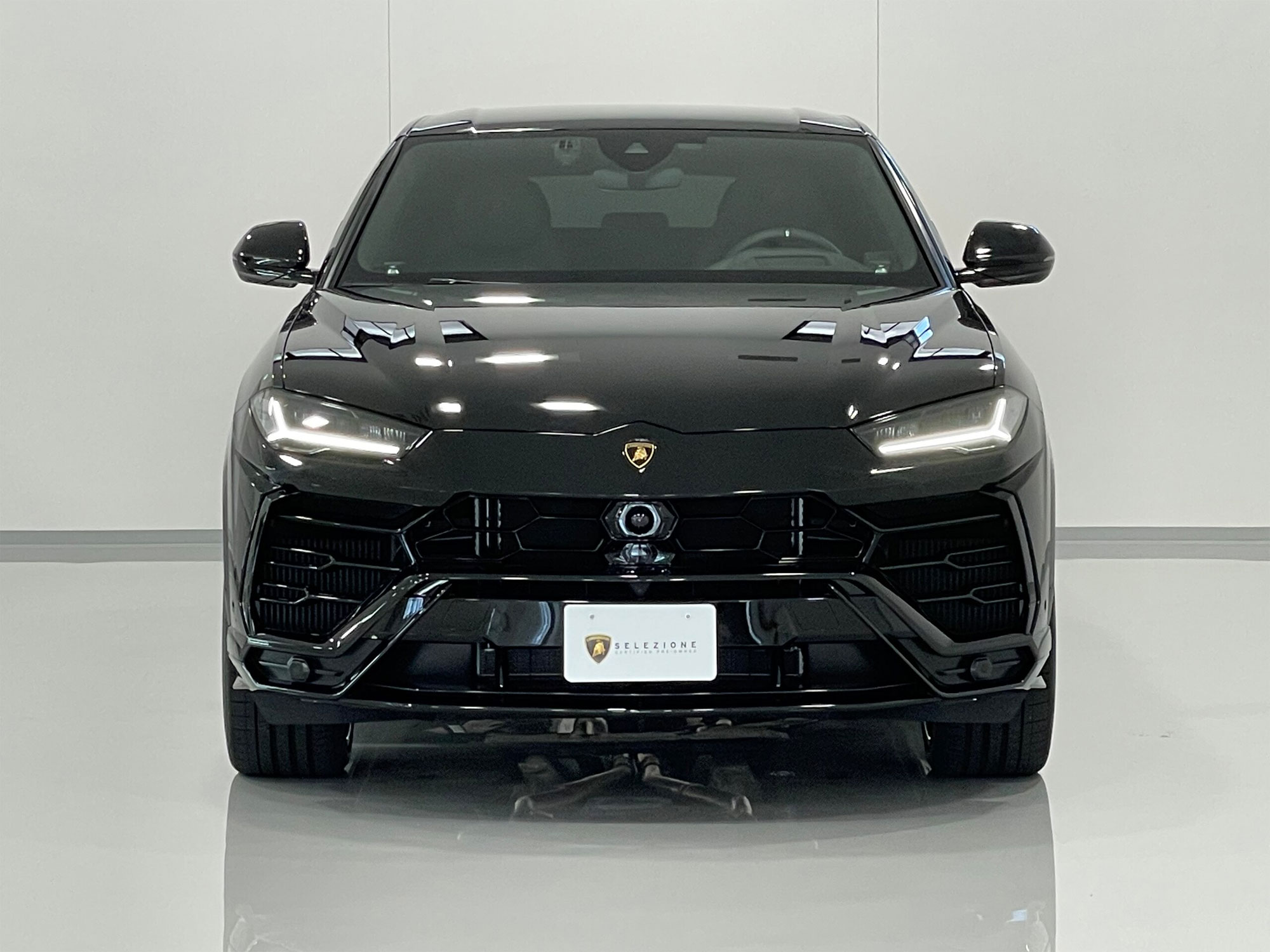 ランボルギーニ ウルス4.0 4WD - ブラックメタリック タジマ