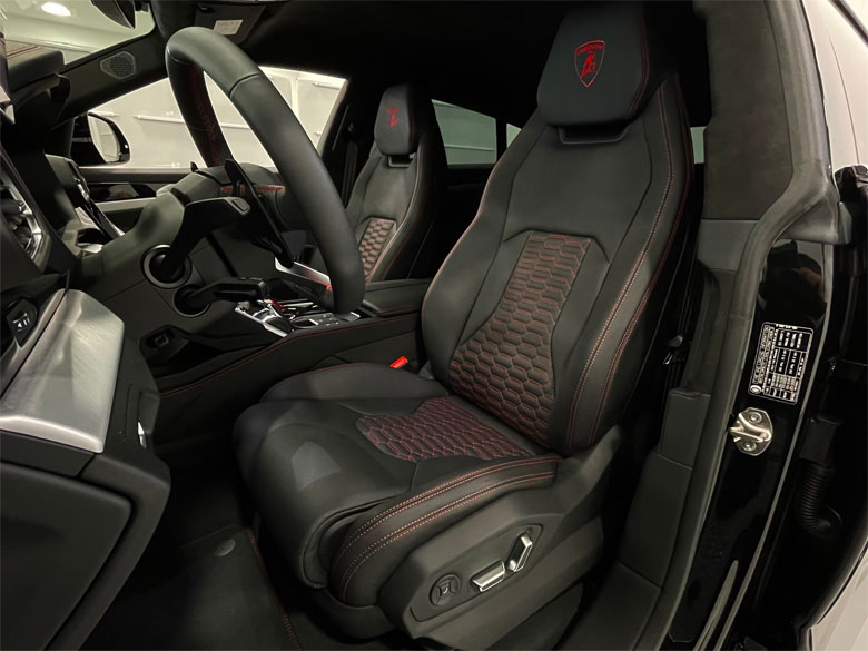 ランボルギーニ ウルス4.0 4WD - ブラックメタリック(10/26枚)