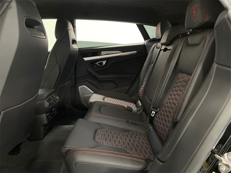 ランボルギーニ ウルス4.0 4WD - ブラックメタリック(15/26枚)