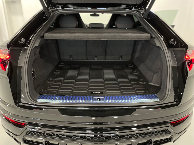 ランボルギーニ ウルス4.0 4WD - ブラックメタリック(24/26枚)