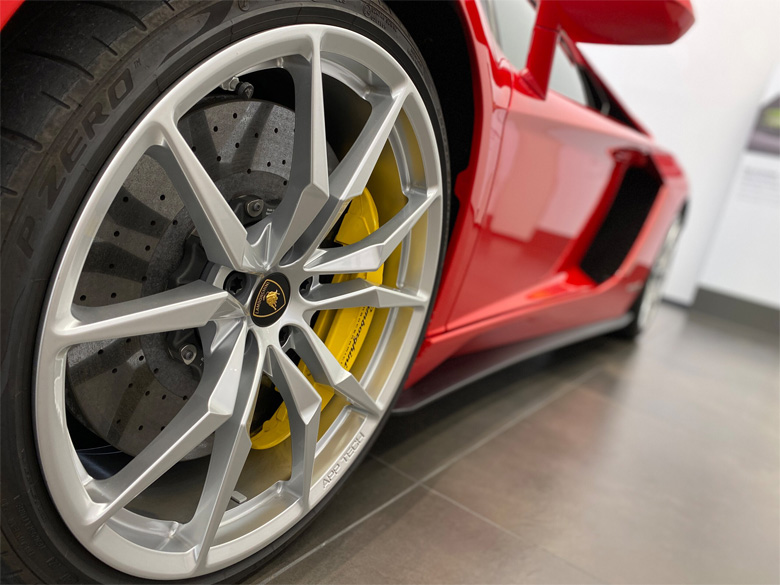 ランボルギーニ アヴェンタドール S (9/16枚)