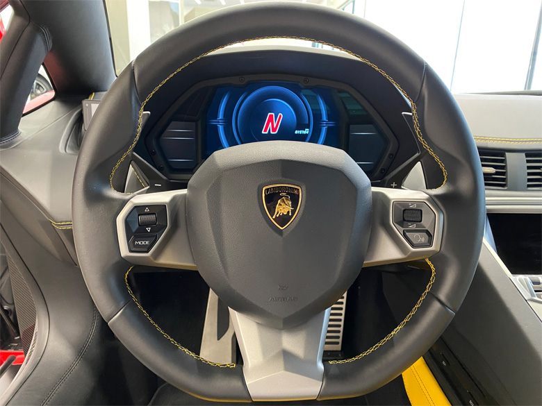 ランボルギーニ アヴェンタドール S (16/16枚)