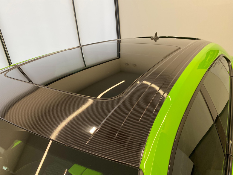 ランボルギーニ ウルス4.0 4WD(8/17枚)