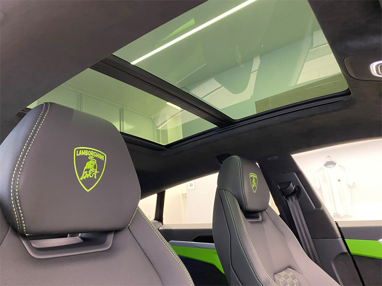 ランボルギーニ ウルス4.0 4WD(14/17枚)