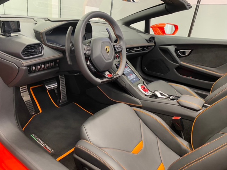 ランボルギーニ ウラカン EVO RWD スパイダー -   (8/10枚)