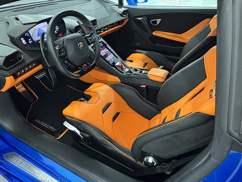 ランボルギーニ ウラカン EVO RWD(9/40枚)