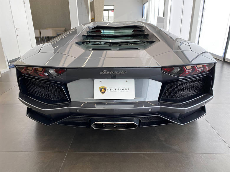 アヴェンタドール LP700-4 4WD グレー (6/15枚)