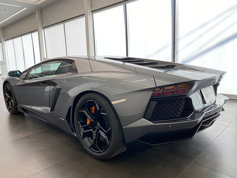 アヴェンタドール LP700-4 4WD グレー (7/15枚)