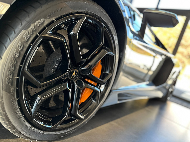 アヴェンタドール LP700-4 4WD グレー (8/15枚)