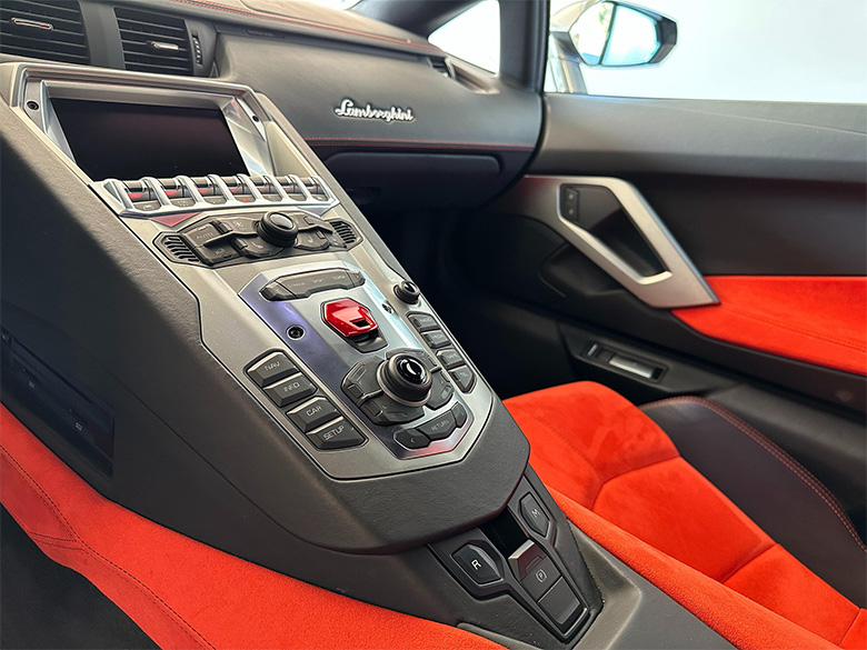 アヴェンタドール LP700-4 4WD グレー (12/15枚)