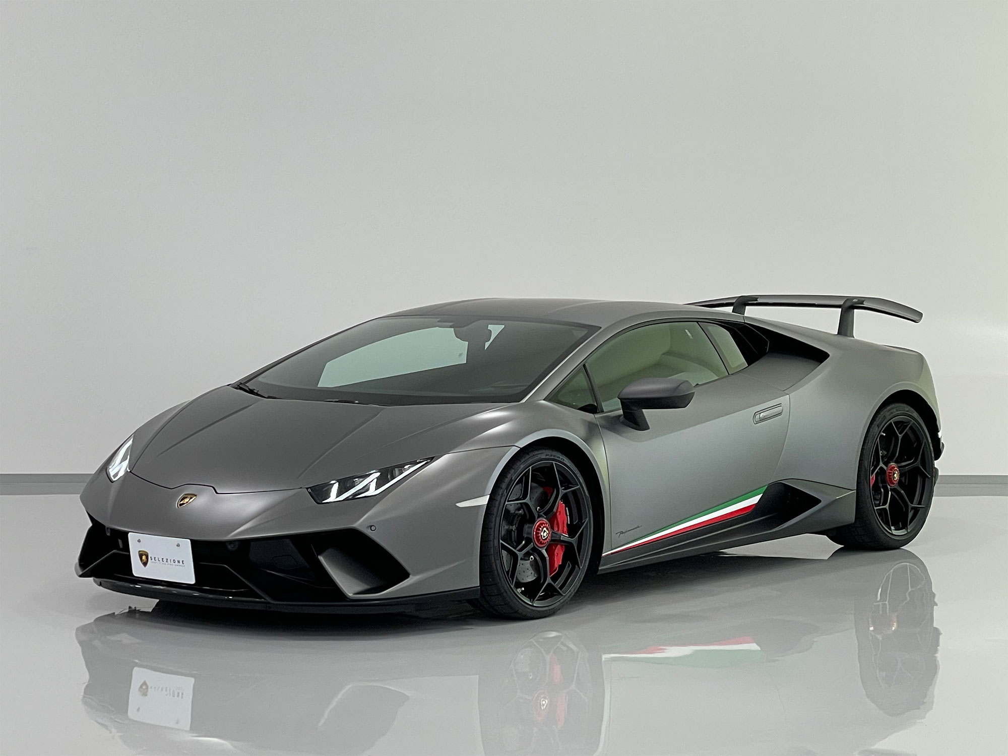 ランボルギーニ ウラカン ペルフォルマンテ - マットグレー タジマ