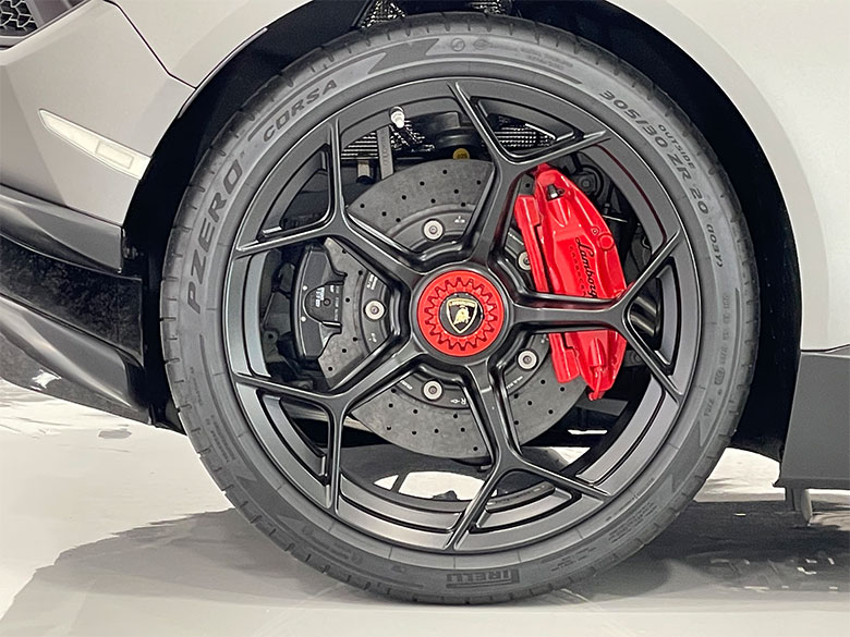 ランボルギーニ ウラカン ペルフォルマンテ - マットグレー (14/19枚)