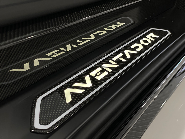 ランボルギーニ アヴェンタドール S (16/22枚)