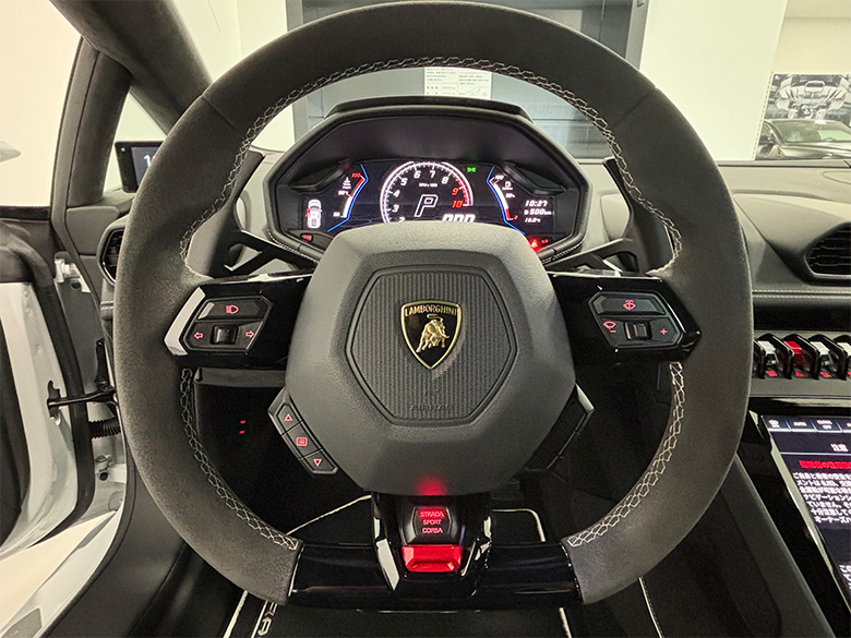 ランボルギーニ ウラカン EVO RWD Coupe(27/60枚)