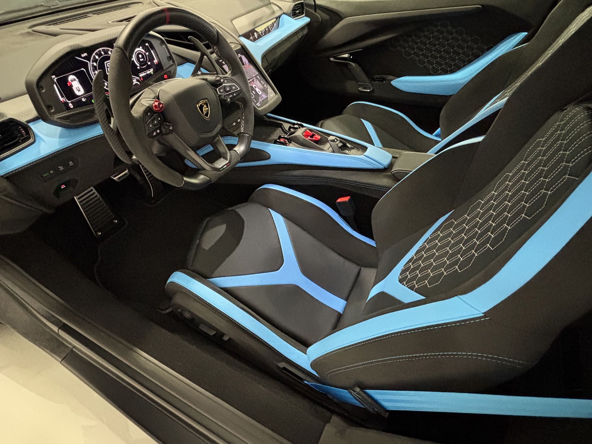 ランボルギーニ ウラカン Tecnica 認定中古車｜ランボルギーニ広島