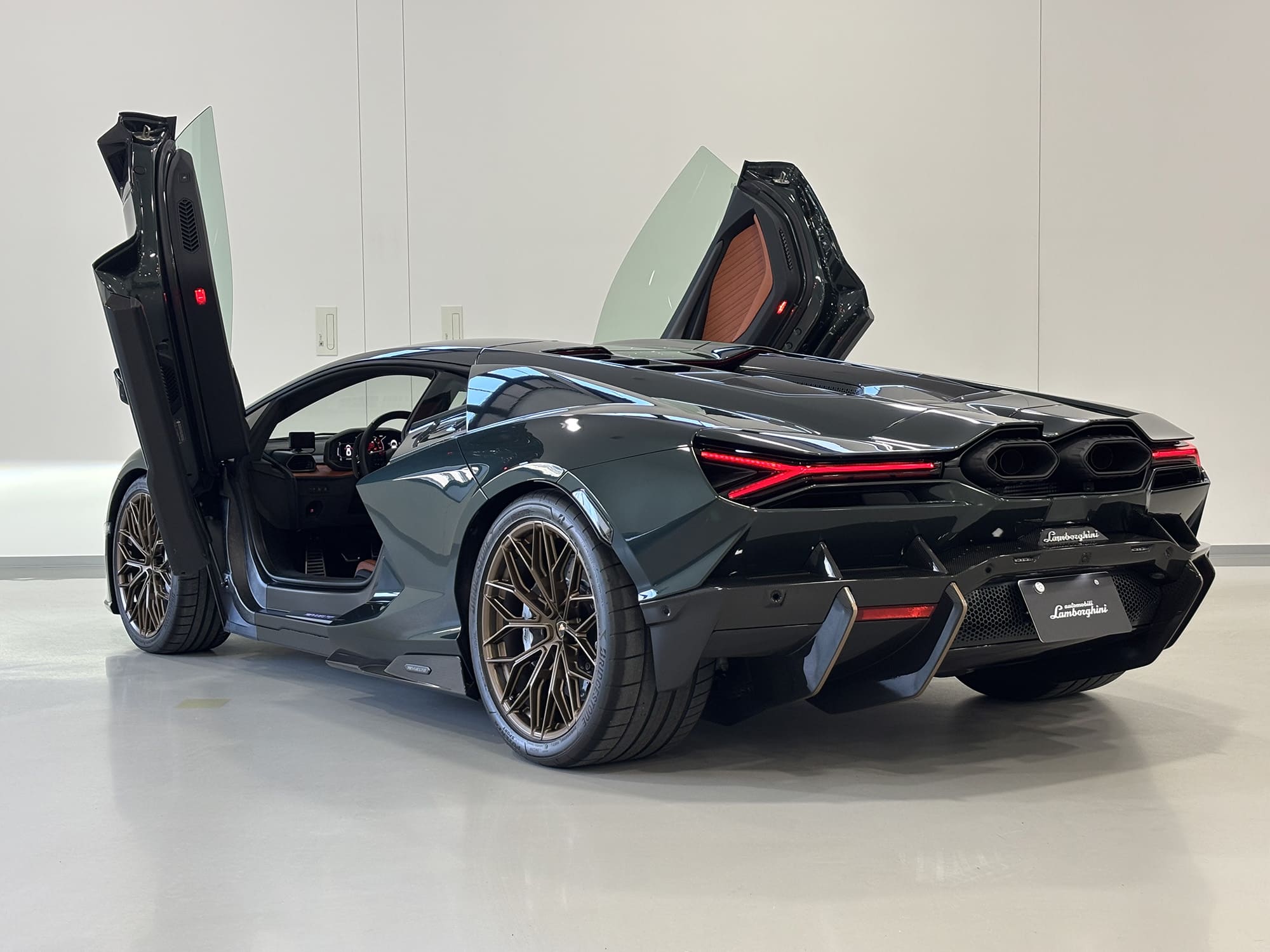 ランボルギーニ ウラカン Tecnica 認定中古車｜ランボルギーニ広島