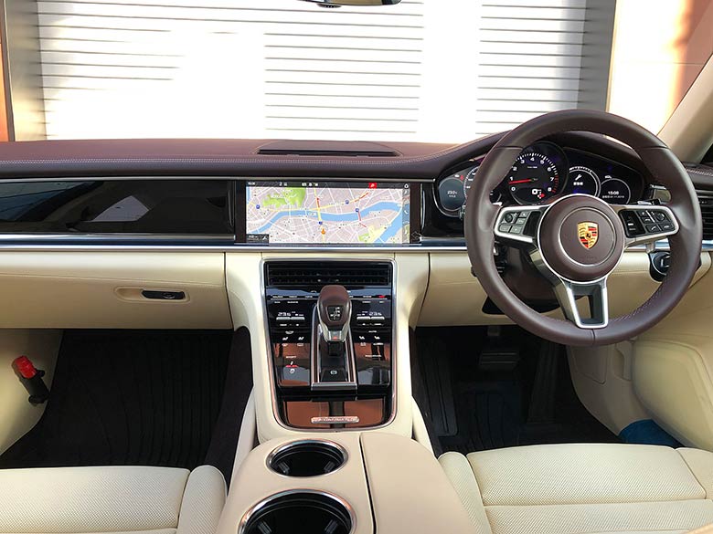 ポルシェ パナメーラ 3.0 PDK - ワインレッド イオナイザー/カップホルダー カバー（前席 (15/34枚)