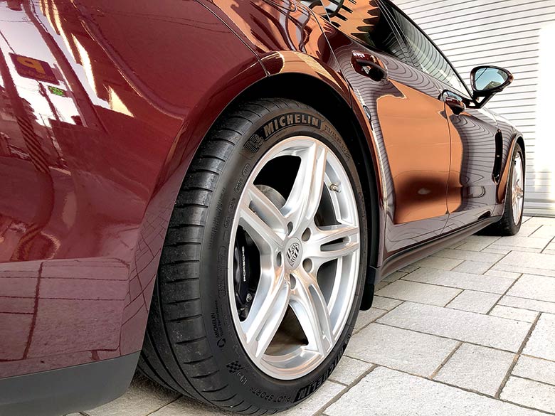 ポルシェ パナメーラ 3.0 PDK - ワインレッド (21/34枚)