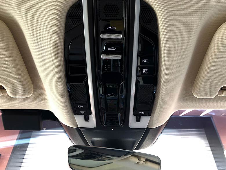 ポルシェ パナメーラ 3.0 PDK - ワインレッド (26/34枚)