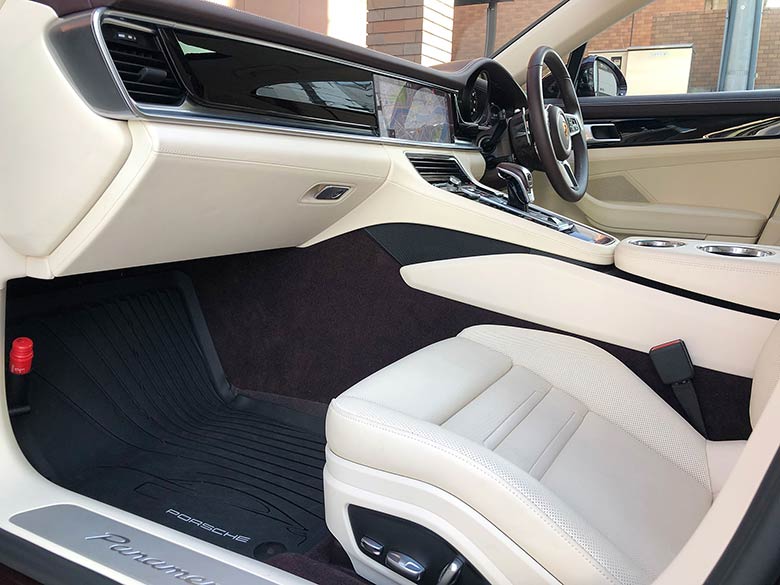 ポルシェ パナメーラ 3.0 PDK - ワインレッド (27/34枚)