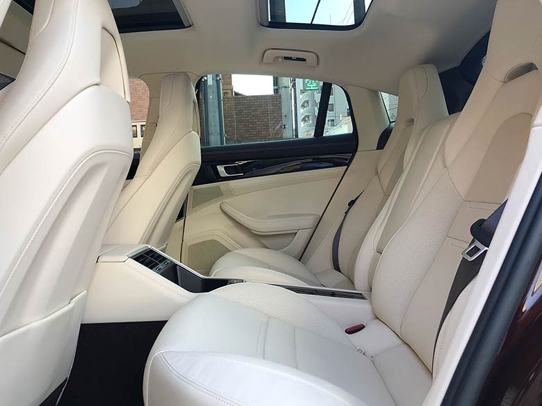 ポルシェ パナメーラ 3.0 PDK - ワインレッド (30/34枚)