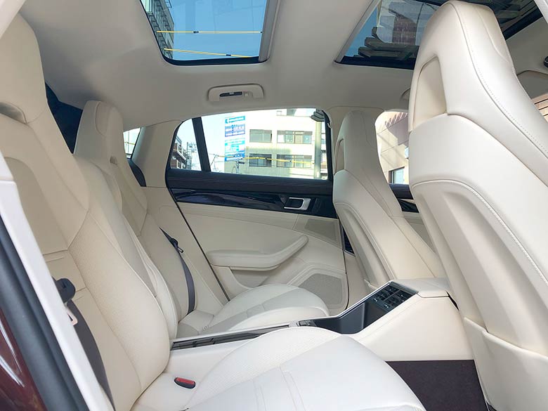 ポルシェ パナメーラ 3.0 PDK - ワインレッド (31/34枚)