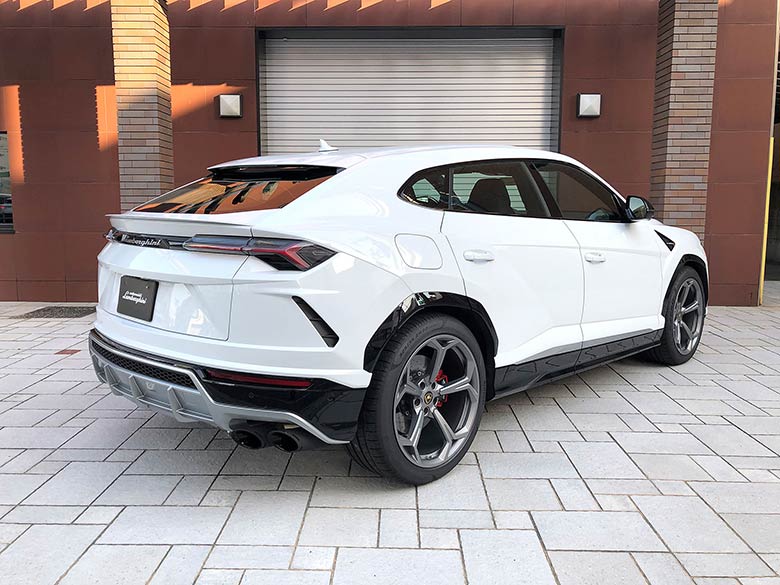 ランボルギーニ ウルス4.0 4WD - ホワイト LAMBORGHINI 4WD WITH REAR TORQUE VECTORING (8/44枚)