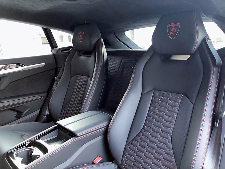 ランボルギーニ ウルス4.0 4WD - ホワイト (33/44枚)