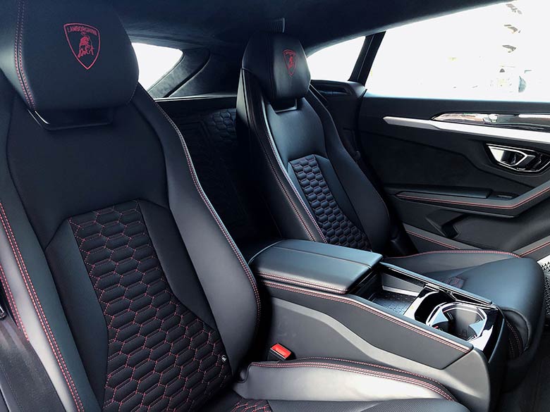 ランボルギーニ ウルス4.0 4WD - ホワイト (35/44枚)