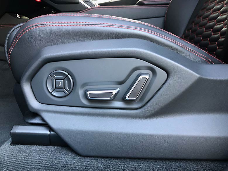 ランボルギーニ ウルス4.0 4WD - ホワイト (41/44枚)