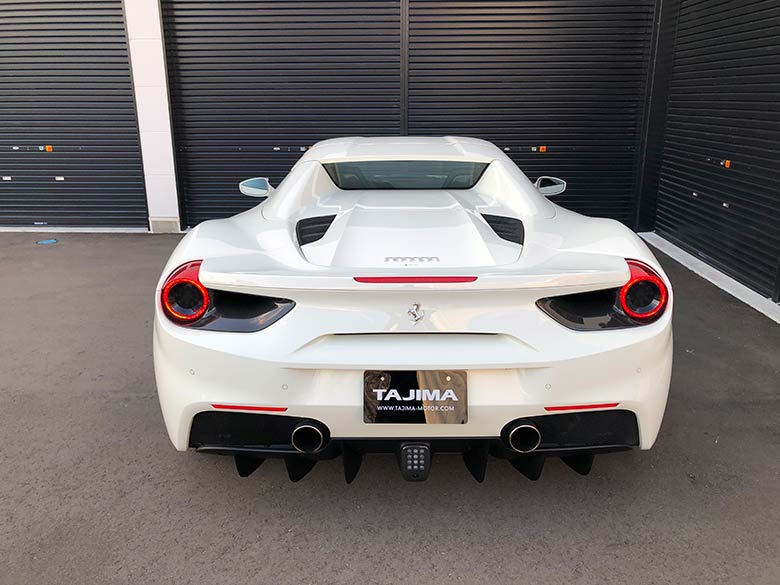 フェラーリ 488スパイダー F1 DCT - ホワイト(8/18枚) フェラーリ 488スパイダー F1