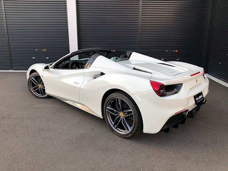 フェラーリ 488スパイダー F1 DCT - ホワイト(9/18枚) フェラーリ 488スパイダー F1