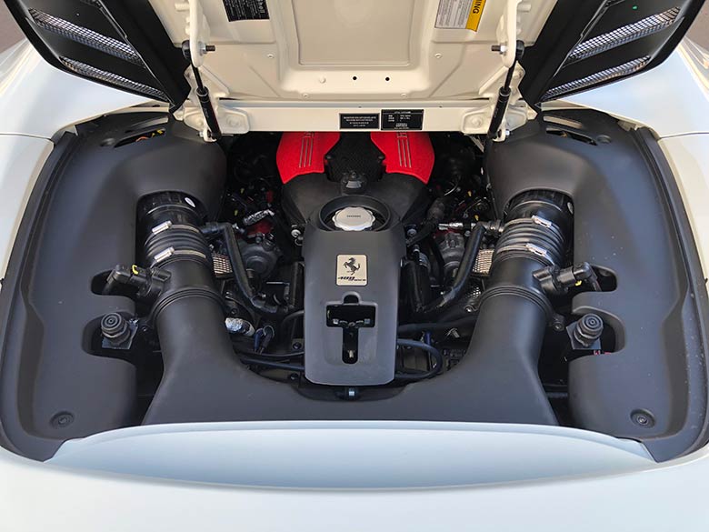 3.9L V8ツインターボは670PS（カタログ値）を発揮 (18/18枚) フェラーリ 488スパイダー F1