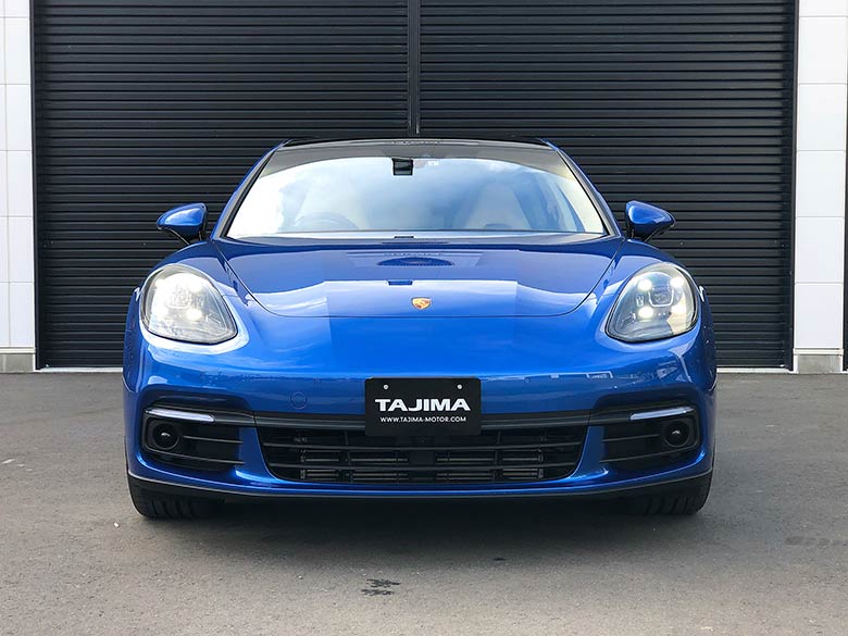 ポルシェ パナメーラ 4 スポーツツーリスモ PDK 4WD - ブルーメタリック ボディカラーは、サファイヤ・ブルーメタリックです。 (2/20枚)