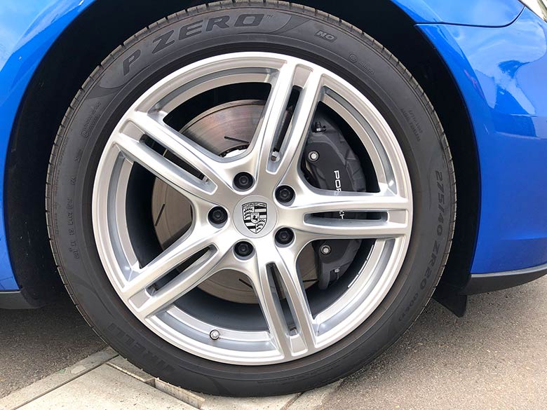 ポルシェ パナメーラ 4 スポーツツーリスモ PDK 4WD - ブルーメタリック フロント：9.5 J x 20 RO 71（ホイール） 275/40 R 20 106V XL M+S（タイヤ） (14/20枚)