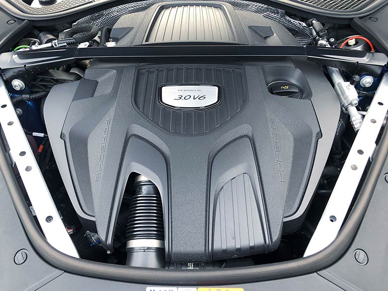 ポルシェ パナメーラ 4 スポーツツーリスモ PDK 4WD - ブルーメタリック V6 3L・ターボエンジン・330PS・450Nm（カタログ値） (16/20枚)