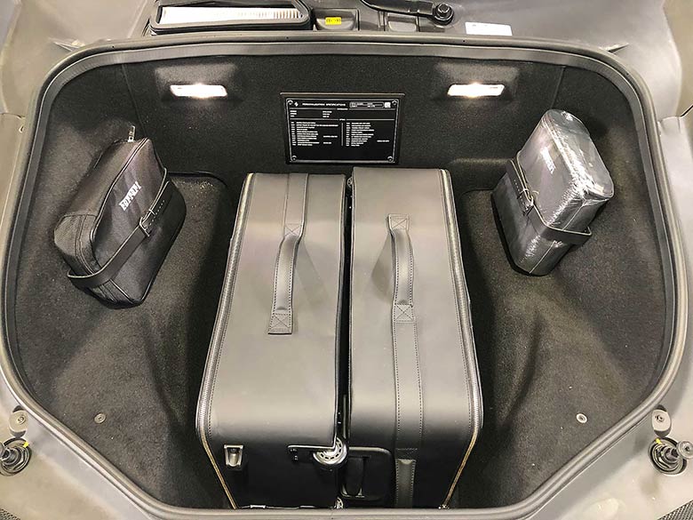 純正のキャリーバッグも付属します(20/21枚) フェラーリ 488GTB F1 DCT - マットブラック